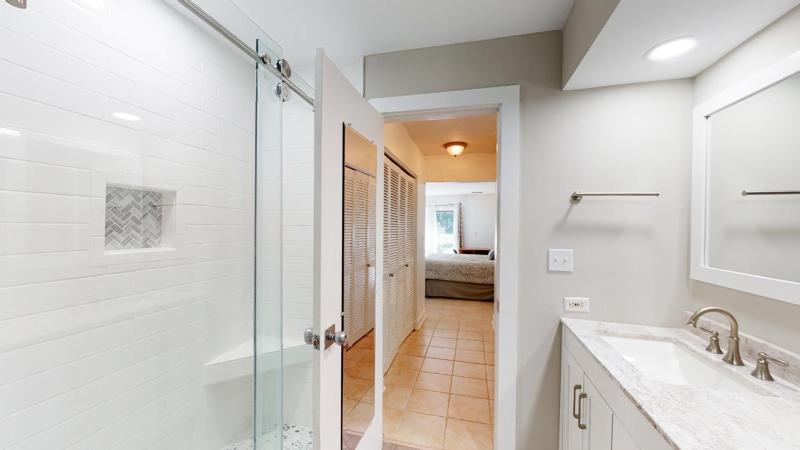 729 Queens Grant - image 4