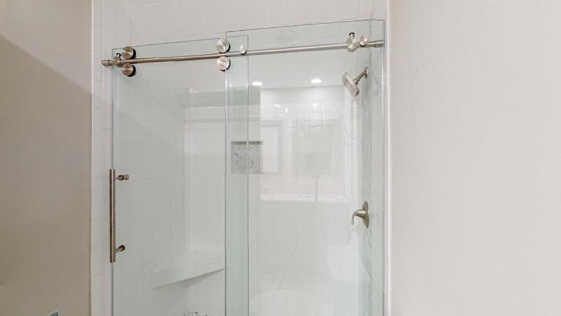 729 Queens Grant - image 2