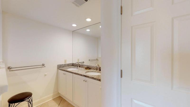 2215 Villamare - image 5