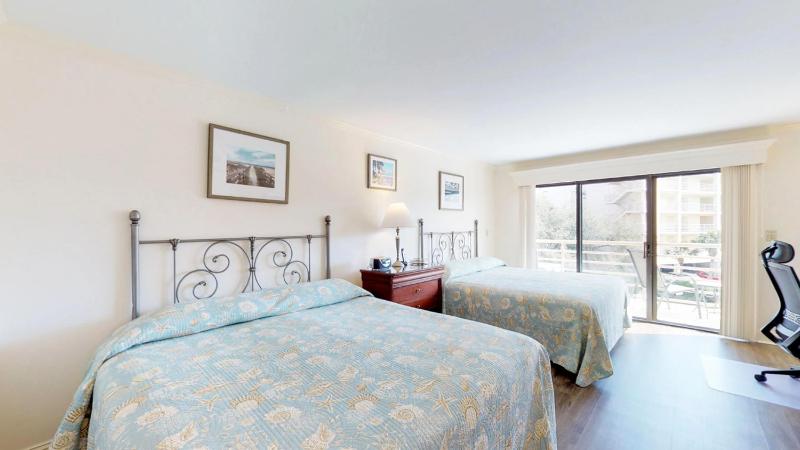 2215 Villamare - image 19