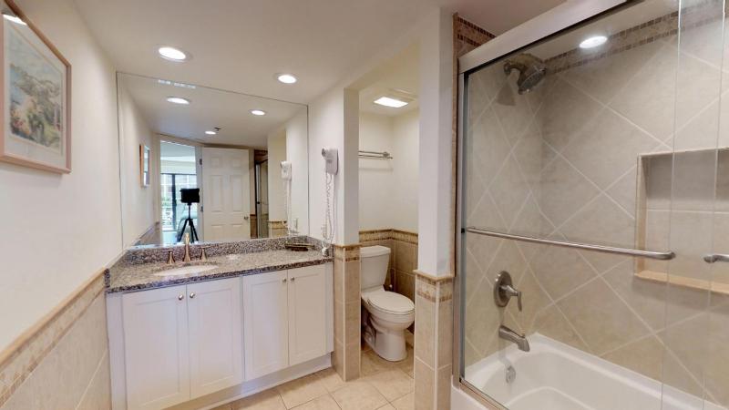 2215 Villamare - image 18