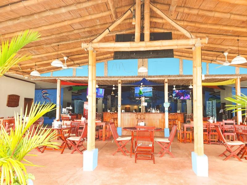 Fish Hook Marina Hotel - image 12
