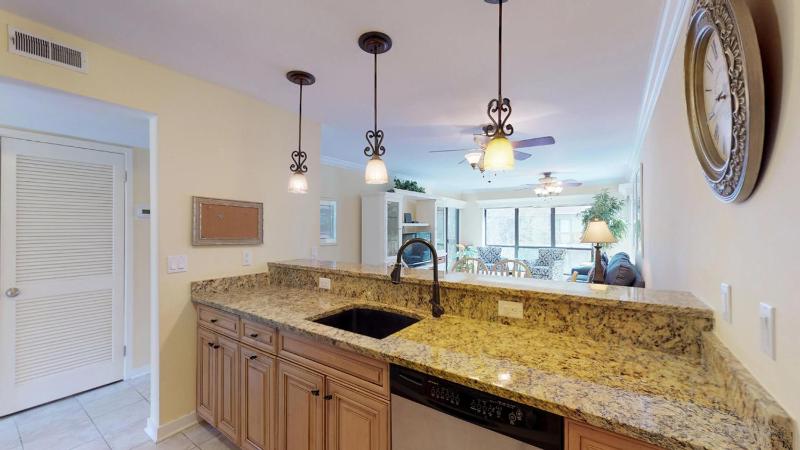 77 The Moorings - image 3