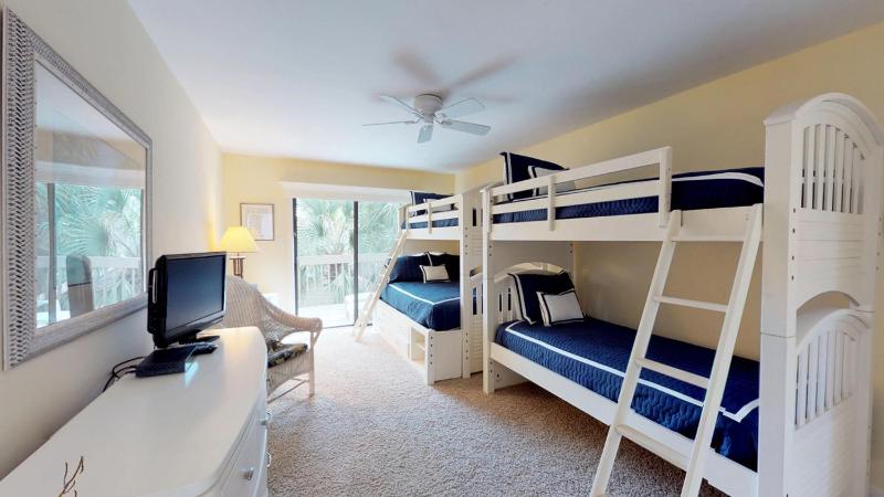 77 The Moorings - image 7