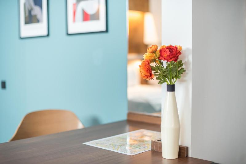 One-Bedroom Apartment image 4