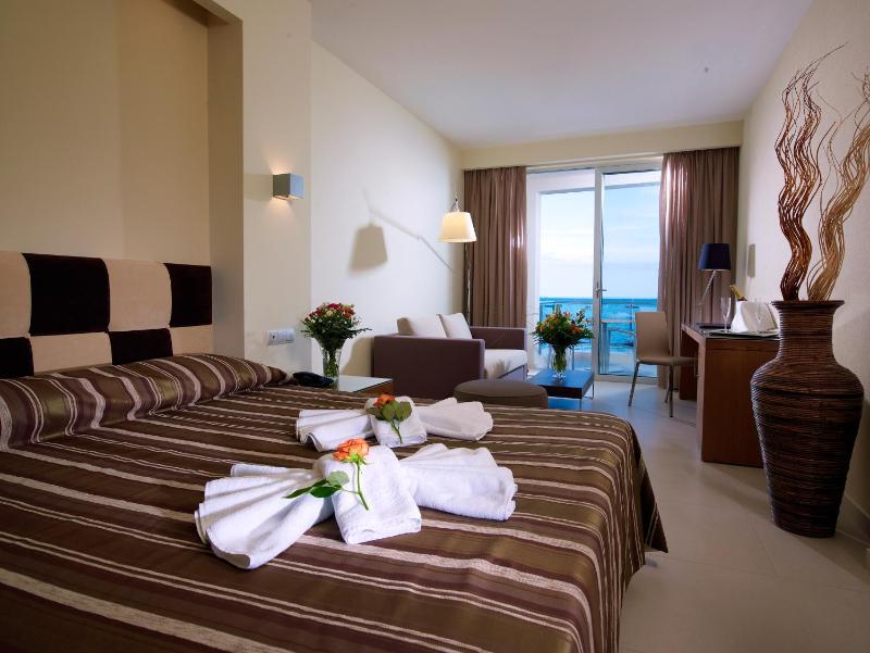 Junior Suite with Sea View image 2