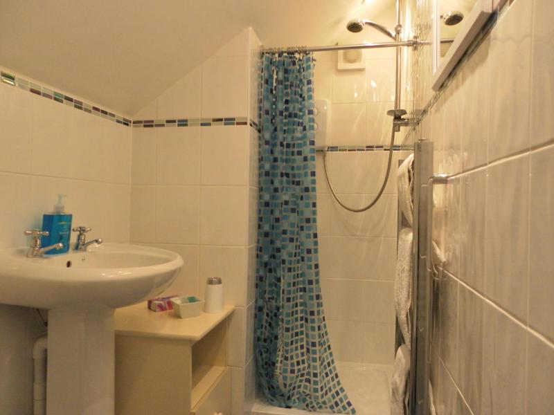 Basic Double Room with Private External Bathroom image 2