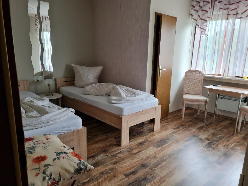 Small Double Room image 1