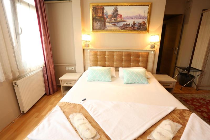 Three-Bedroom Family Suite image 2