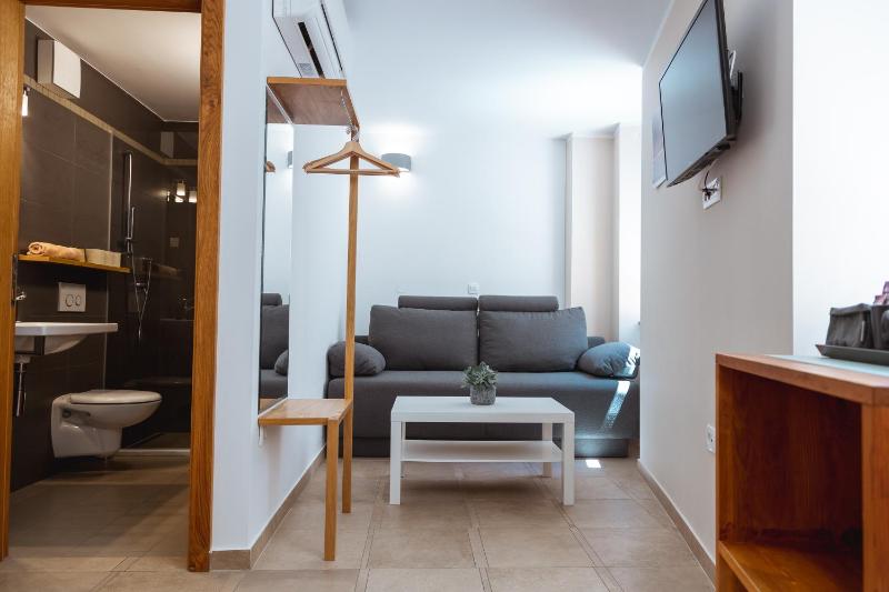 Triple Room image 2