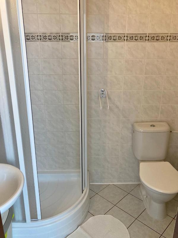 Double Room image 3