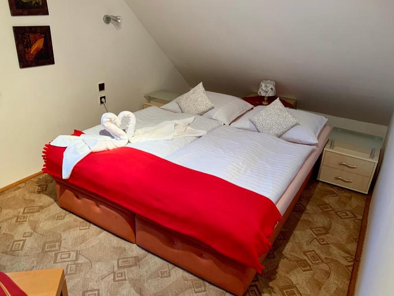 Double Room image 1
