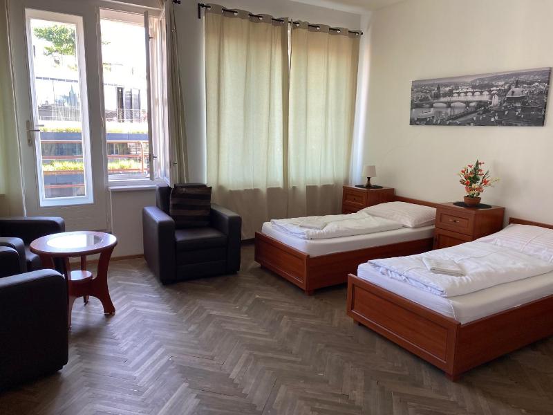 Three Bedroom Apartment with Balcony image 4