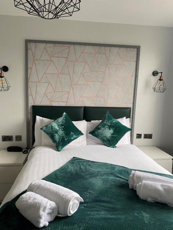 Double Room image 3