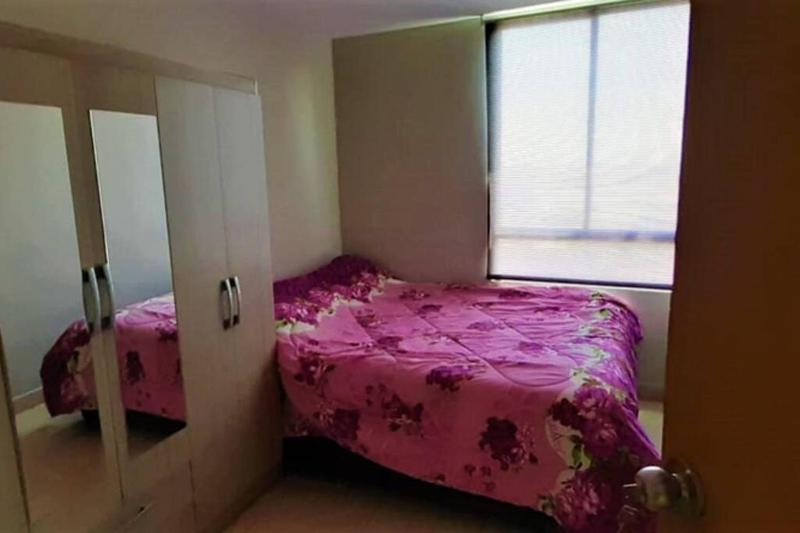 One-Bedroom Apartment image 2