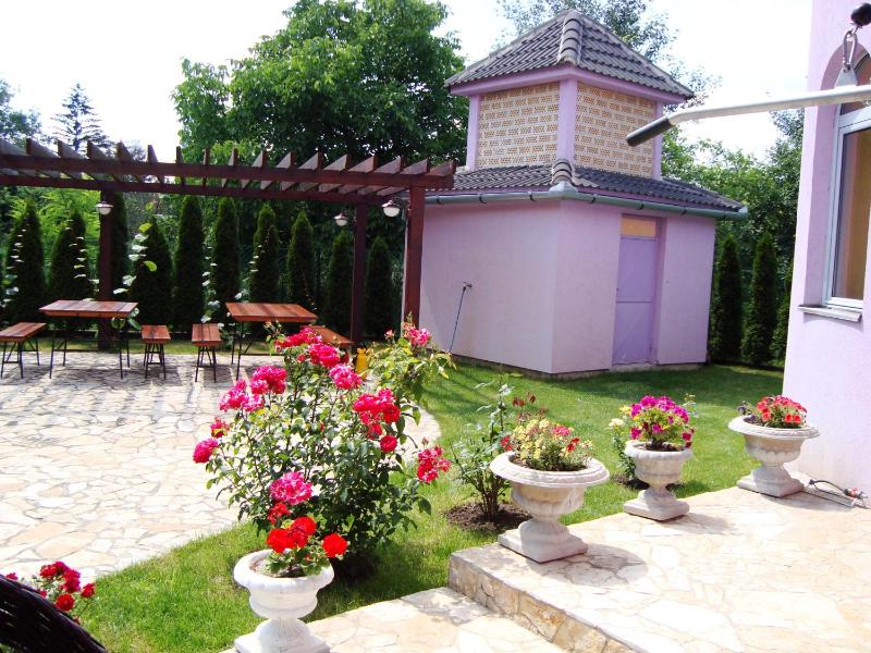 Superior Family Room image 2