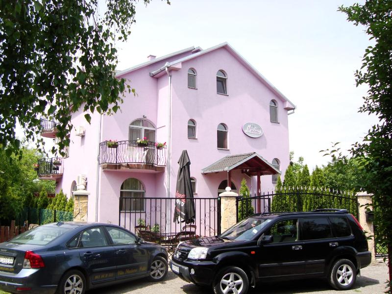 Superior Family Room image 4