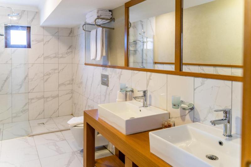 King Suite image 3