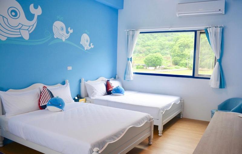 Blue and White Style Holiday B&B - image 8