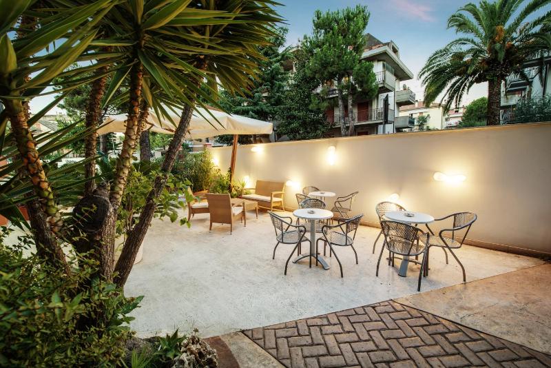 Hotel Fenix - image 22
