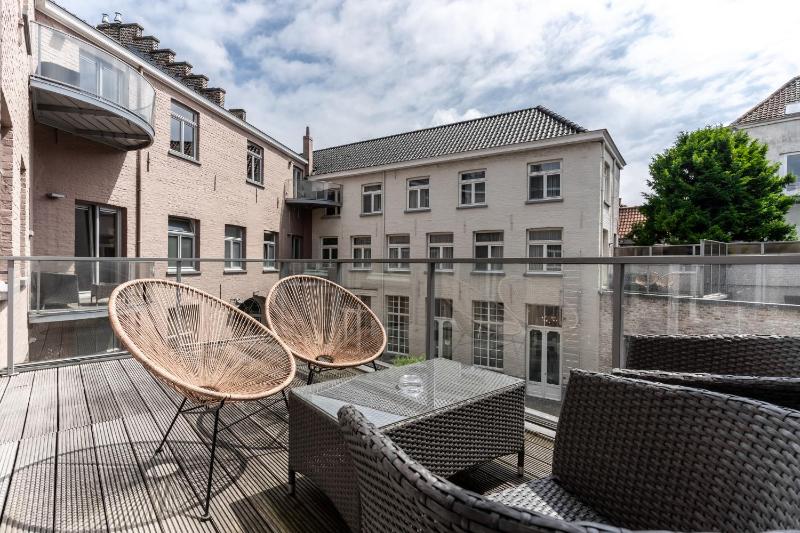 Suite with Balcony image 3