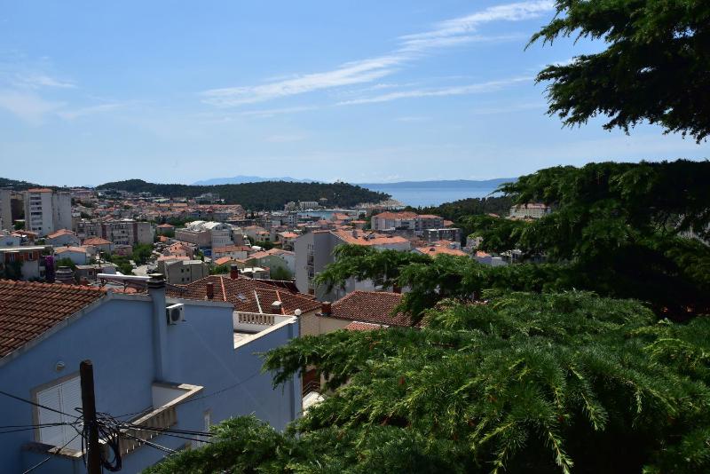 Three-Bedroom Apartment with Sea View image 3