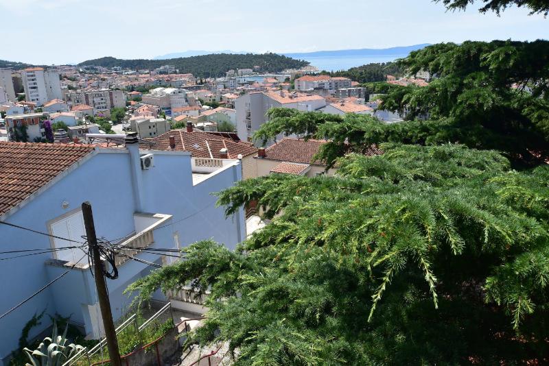 Three-Bedroom Apartment with Sea View image 4