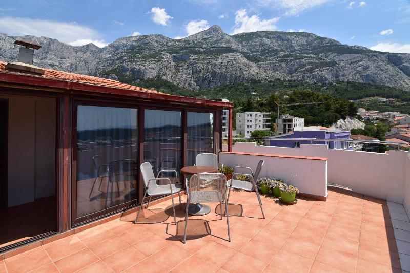 Two-Bedroom Apartment with Sea View image 2