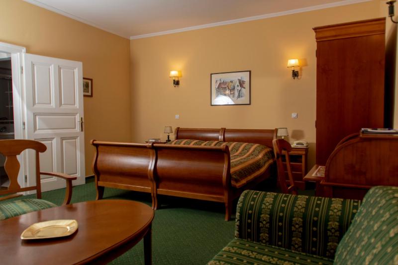 Deluxe Suite image 2