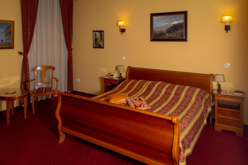 Superior Double or Twin Room image 4