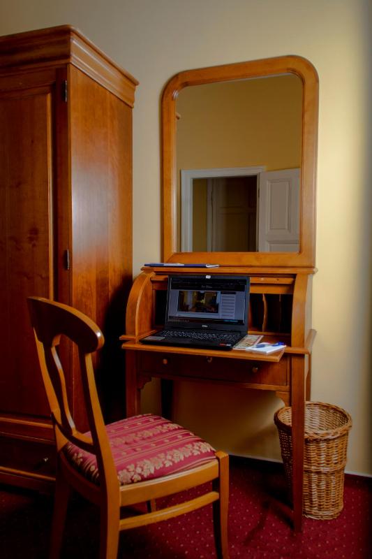 Double or Twin Room image 4