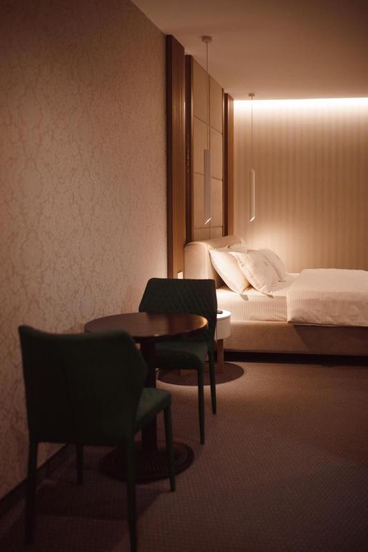 Deluxe Double Room image 2