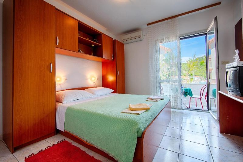 One-Bedroom Apartment with Balcony and Sea View - 2nd floor image 1