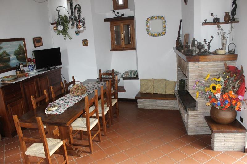 One-Bedroom Apartment image 3