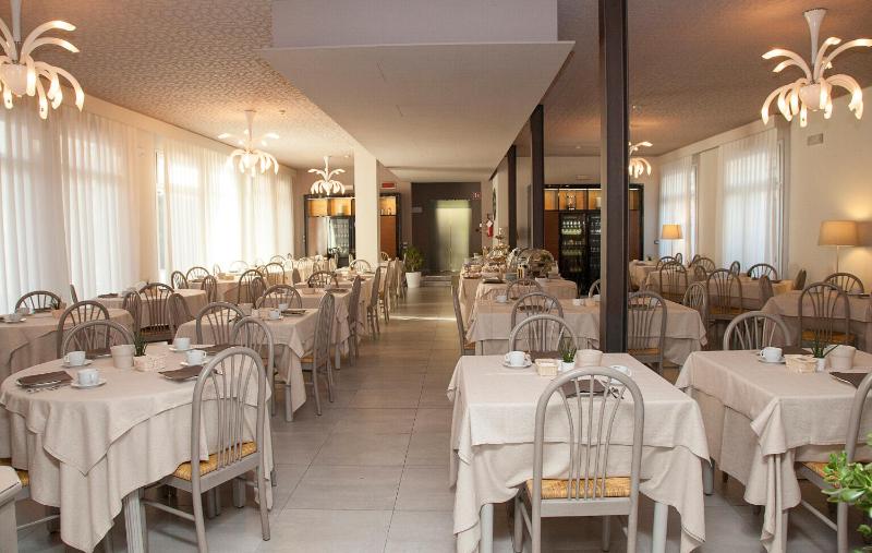 Hotel Helvetia - image 39