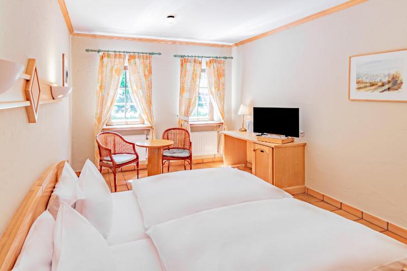 Double Room image 1