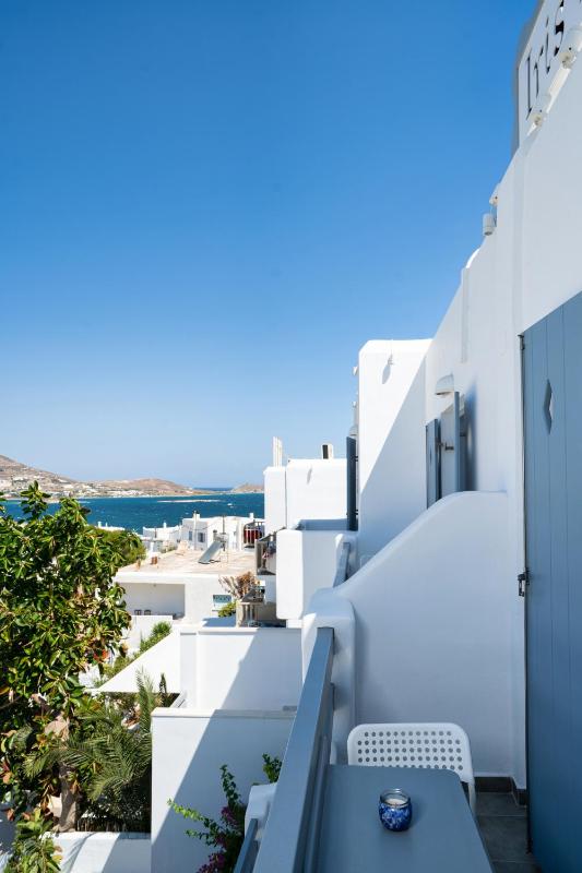 Deluxe Triple Room with Sea View image 3