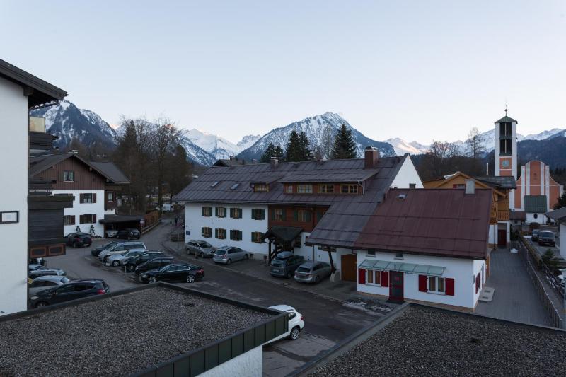 Apartment with Mountain View image 3