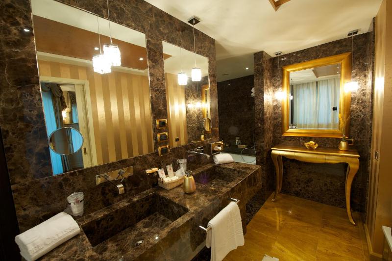 Suite with Terrace image 2