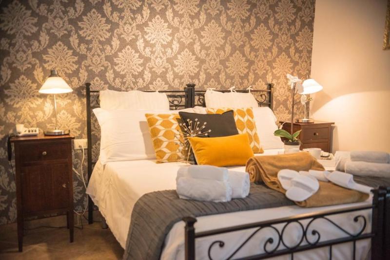 Double or Twin Room image 3