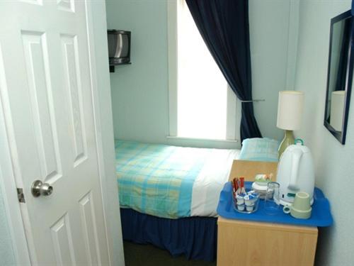 Single Room image 1