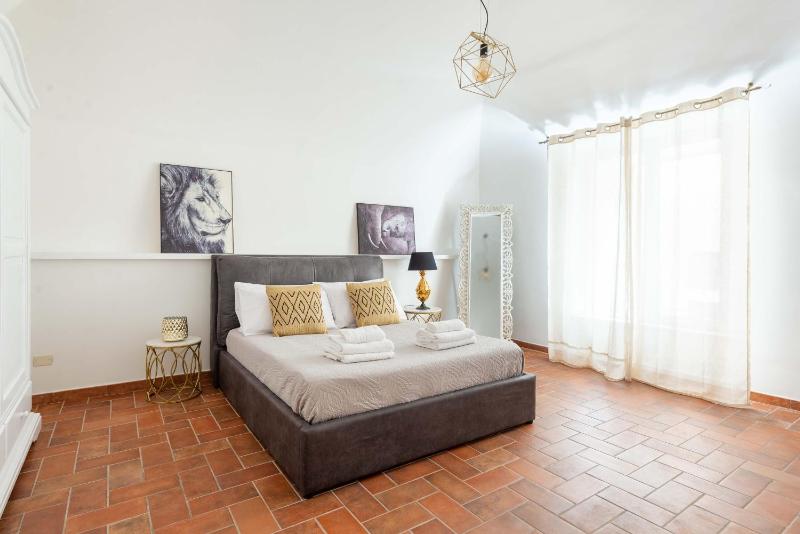 One-Bedroom Apartment image 4