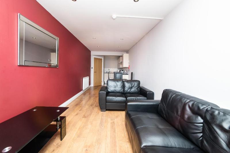 One-Bedroom Apartment image 2