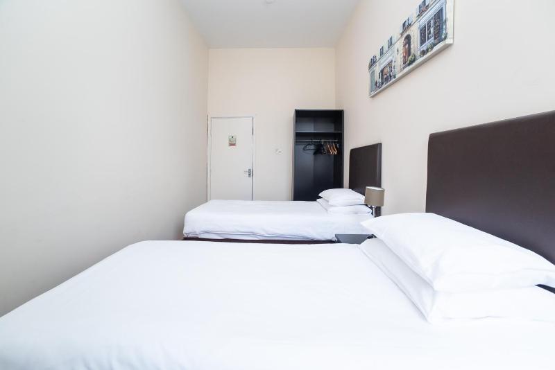 Deluxe Apartment image 2