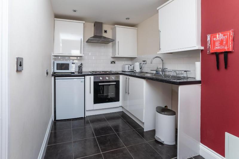 One-Bedroom Apartment image 3
