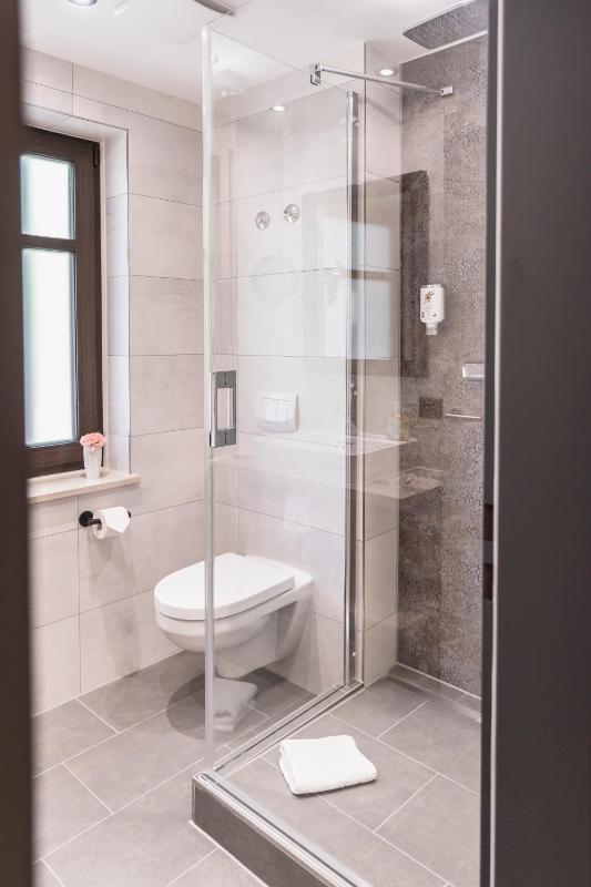 Premium Triple Room image 4