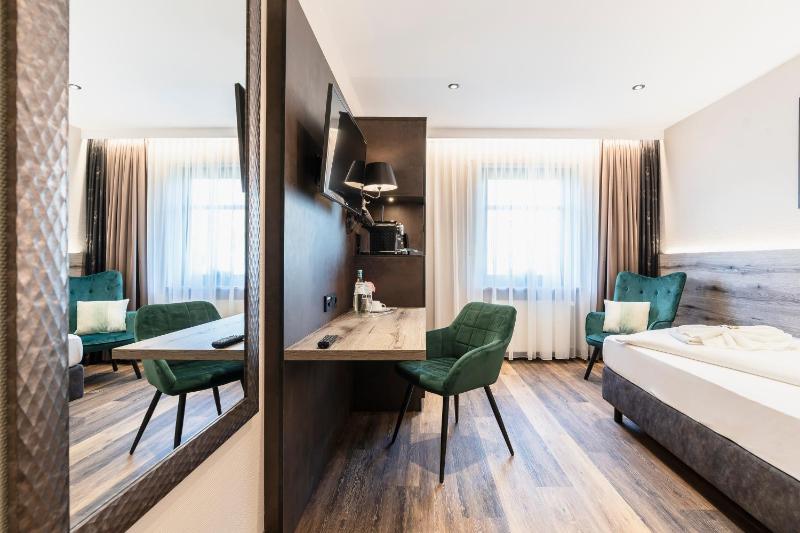 Premium Single Room image 4
