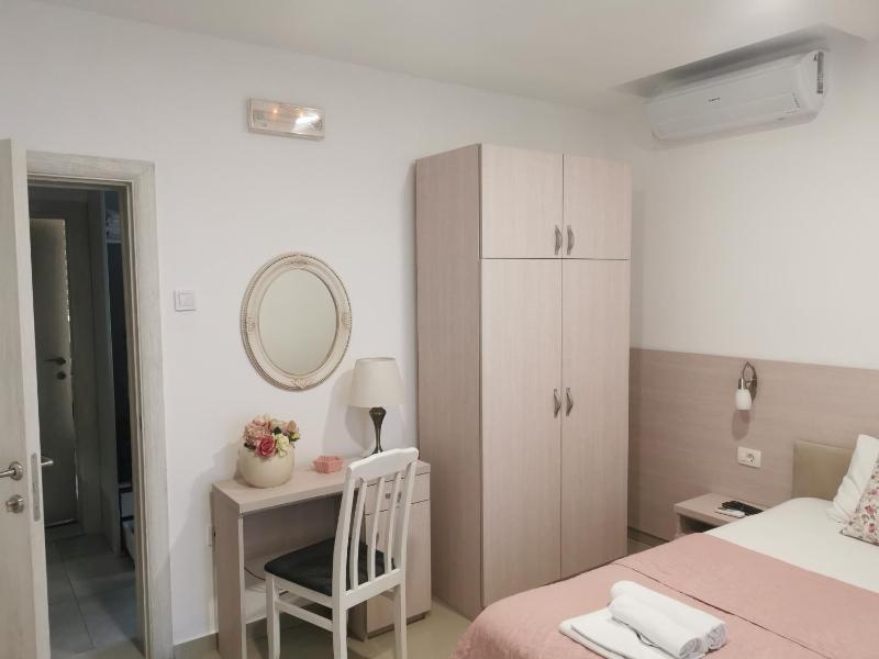 Studio Apartment image 4