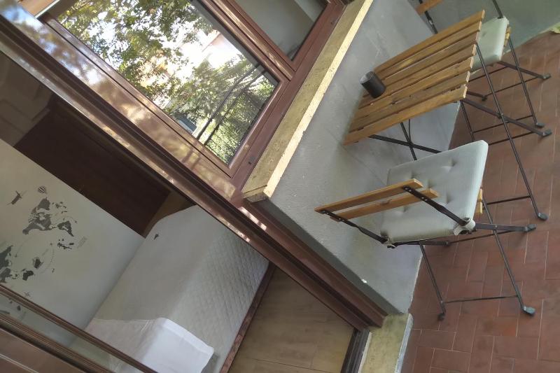 Queen Room with Balcony image 4
