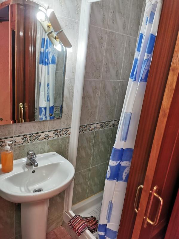 Double Room with Private Bathroom image 2